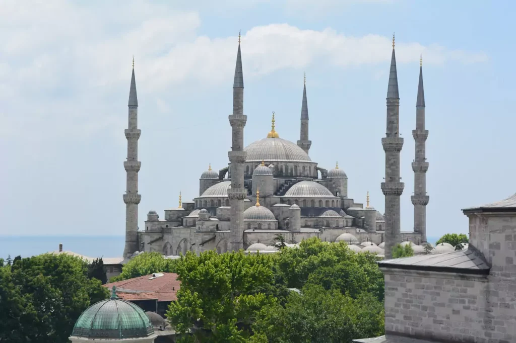 De adembenemende schoonheid van de Blauwe Moskee in Istanbul en de Al Aqsa-moskee 